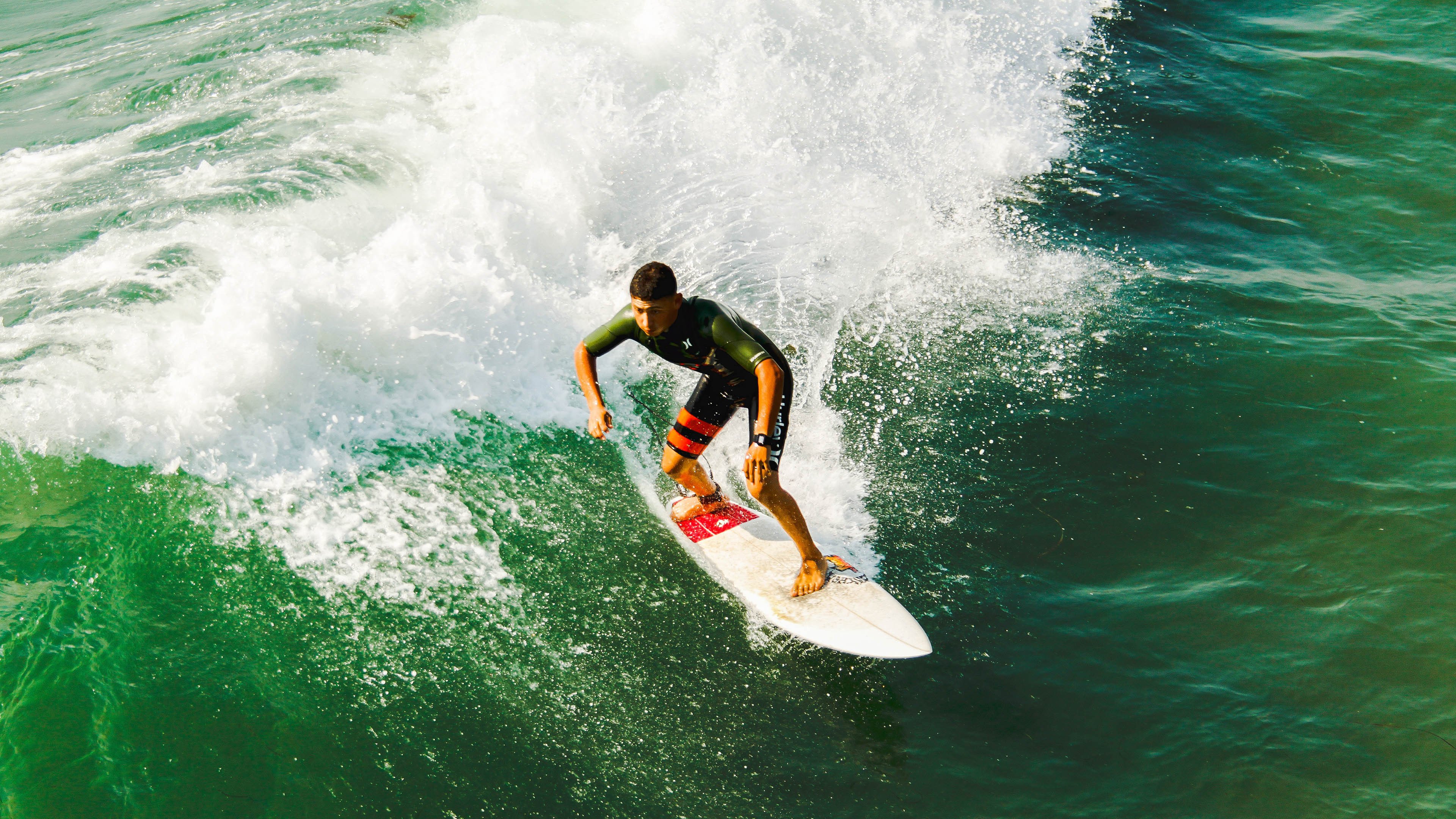 达米恩·麦肯齐：凭借超强的速度和精准的跑位，成为全黑队的进攻利器